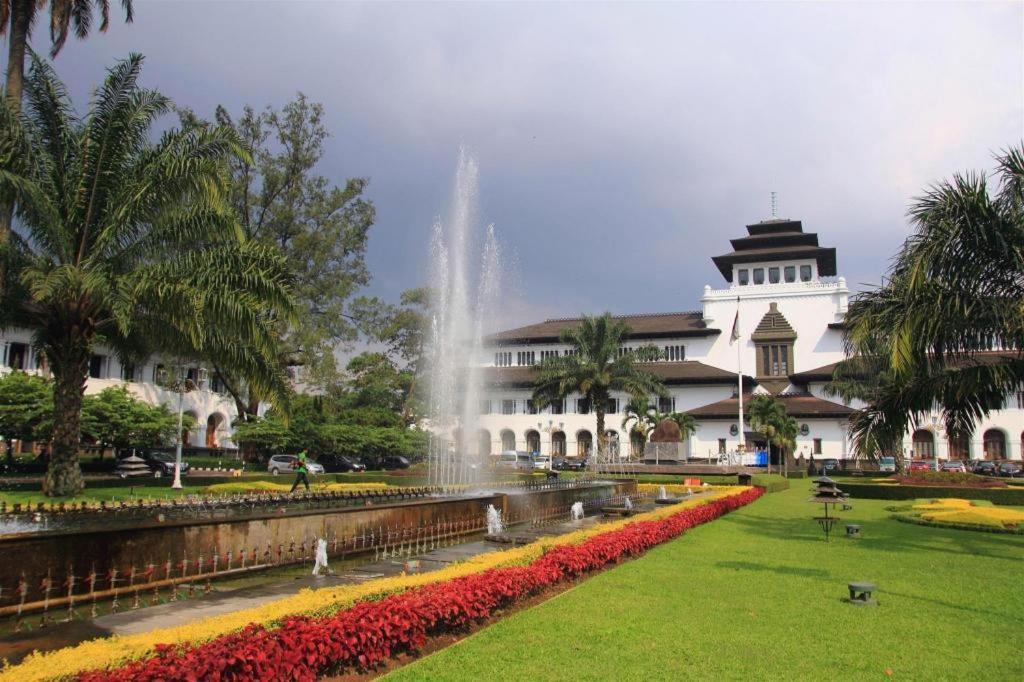 Super Oyo 617 Sukaraja Residence Syariah Bandung Exterior foto